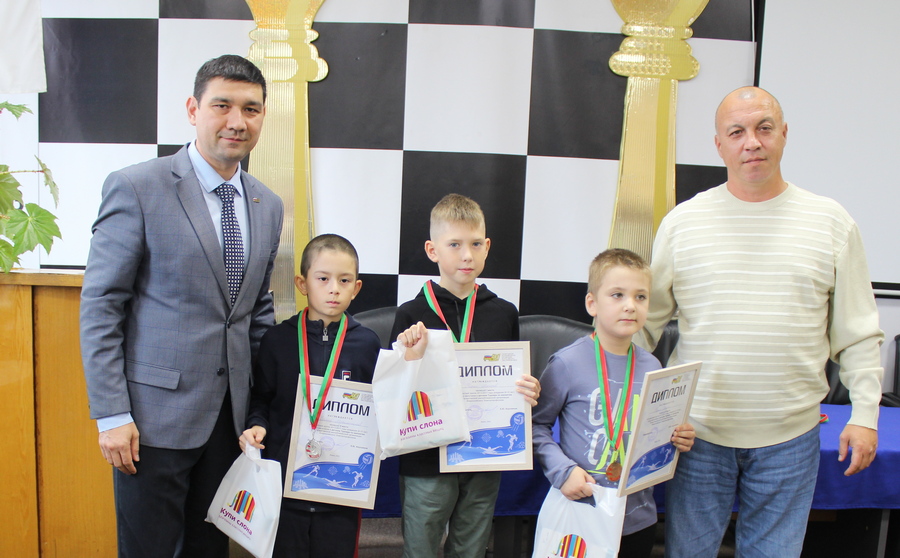 Юный чемпион Турнира по шахматам